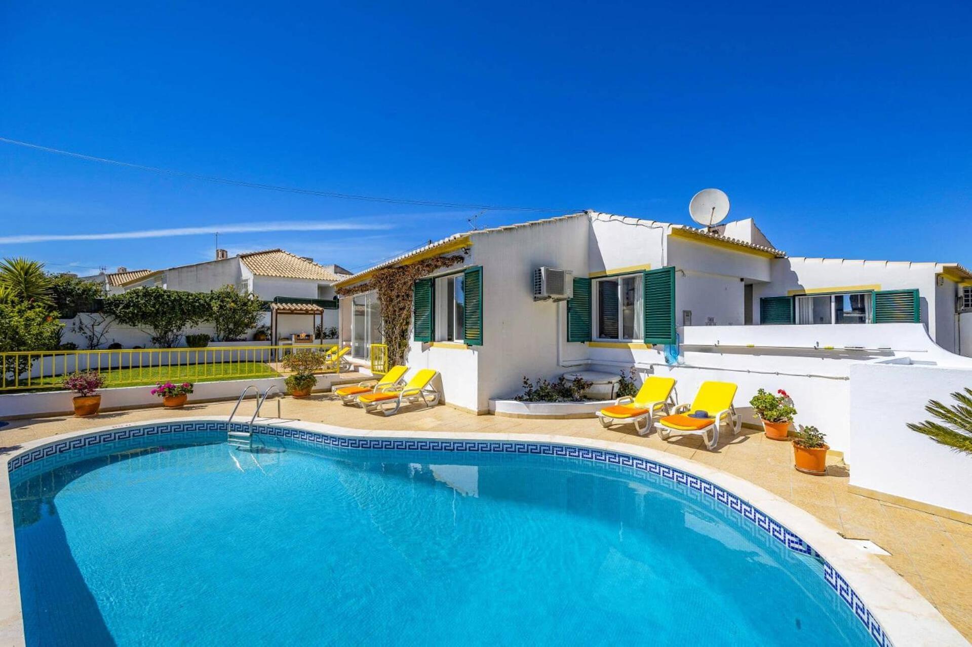 Villa Pinheiro Oura By *